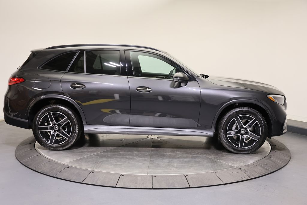 Thumbnail: 2027 Mercedes-Benz GLC - 8