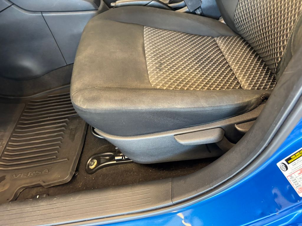 2022 Nissan Versa 1.6 S