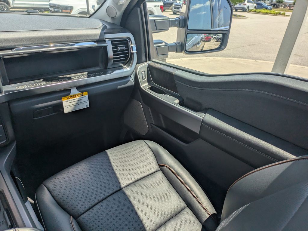 2026 Ford F-350 Super Duty LARIAT