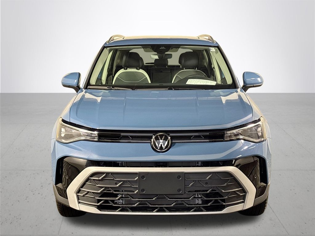 2025 Volkswagen Taos SE photo 2