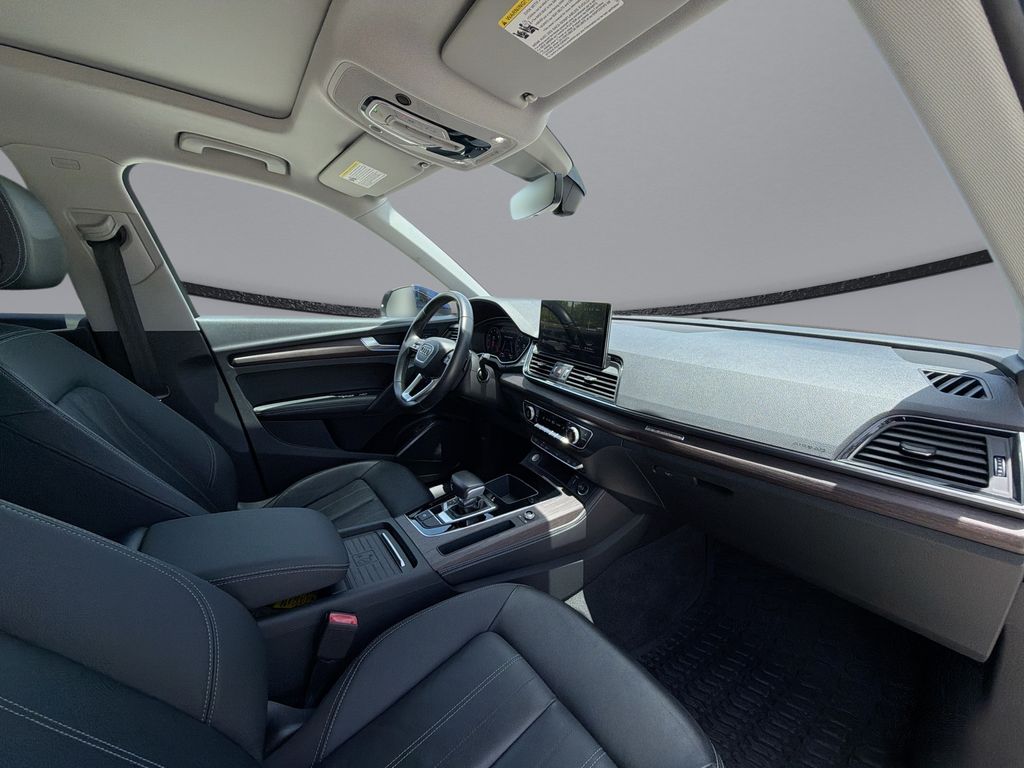 Thumbnail: 2021 Audi Q5 - 15