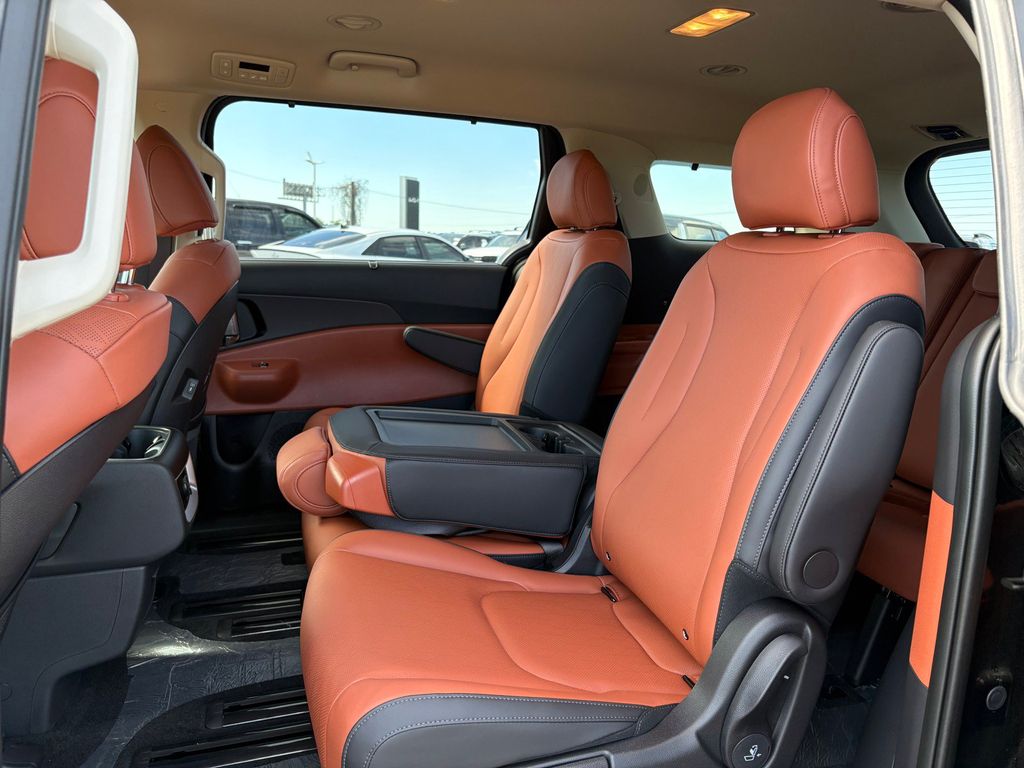 New 2026 Kia Carnival MPV Van