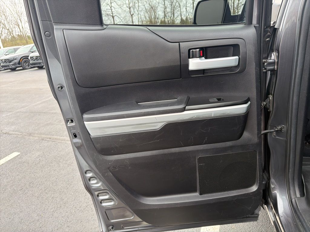 Thumbnail: 2021 Toyota Tundra - 19