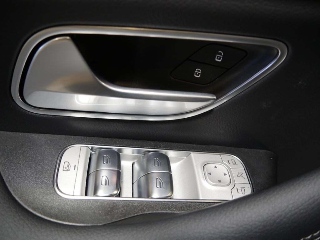 Thumbnail: 2026 Mercedes-Benz GLE - 17