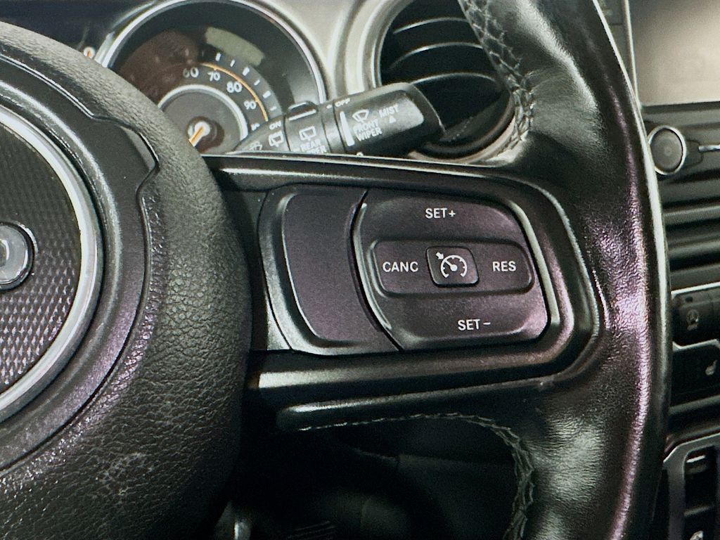 Used 2020 White Jeep Sport S image 25