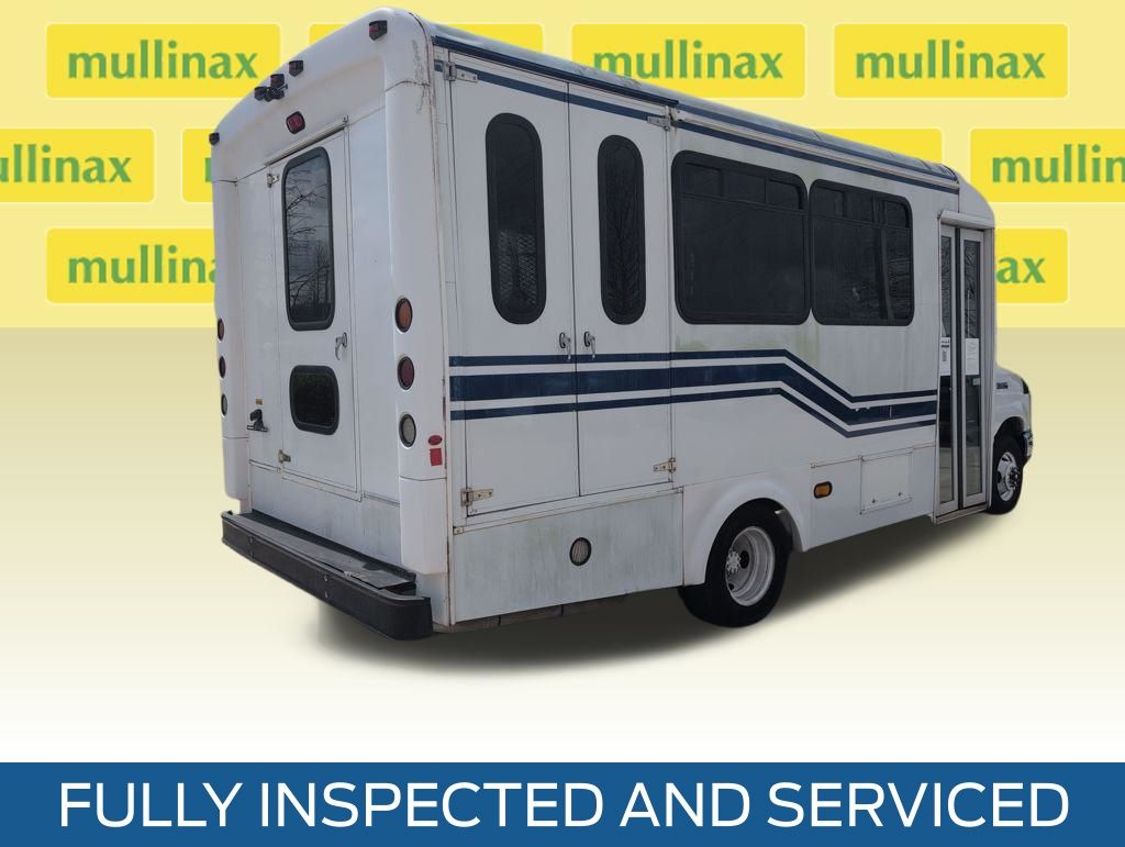 Used 2015 White Ford Base image 3