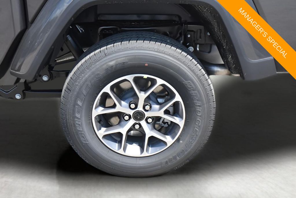 New Car 2025 Jeep Gladiator  Sport S For Sale Under $40,000 In Austin, Texas