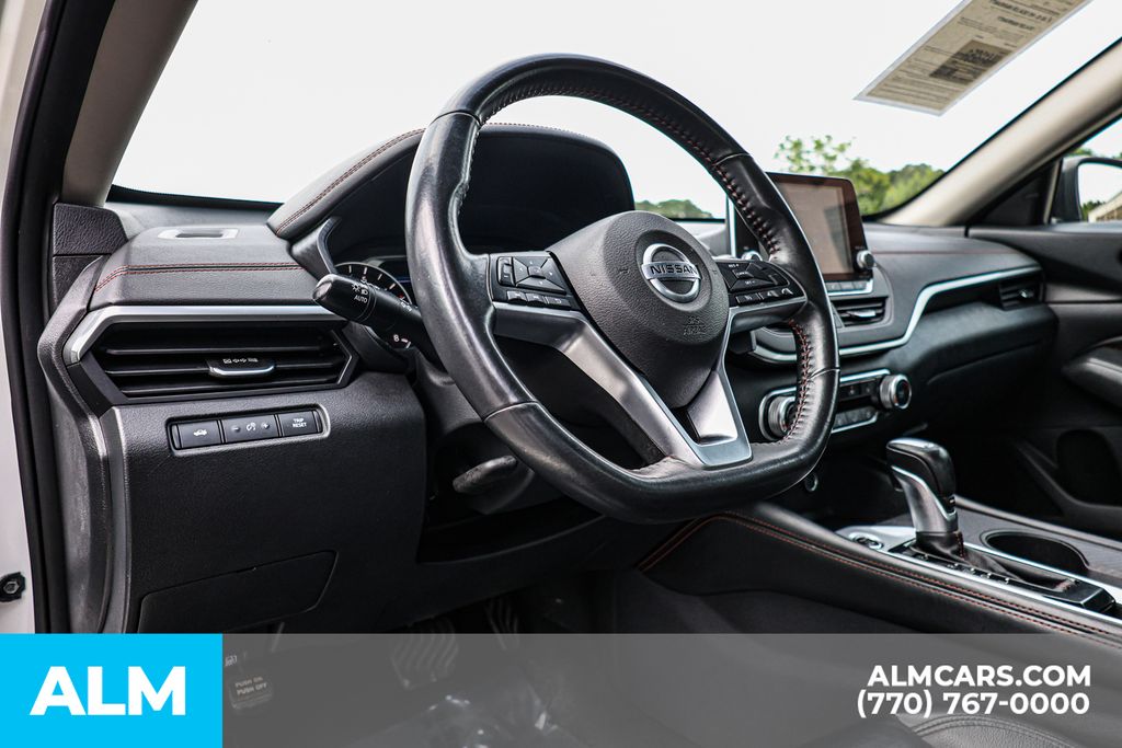 Used 2022 White Nissan 2.5 SR image 24
