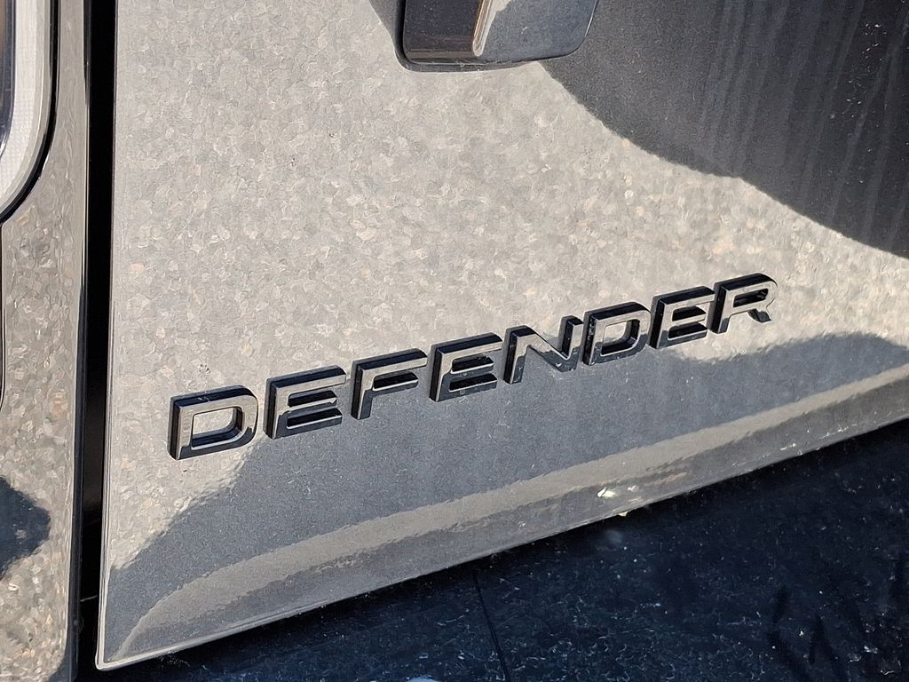 2025 Land Rover Defender 130 21