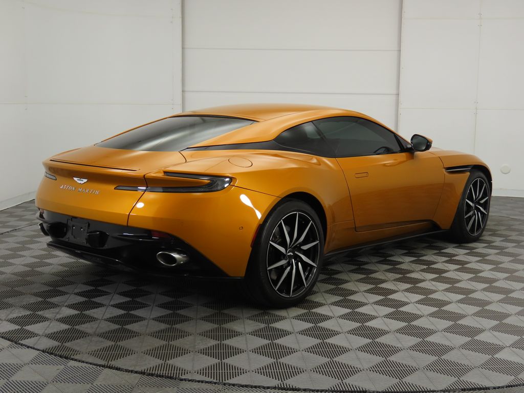 2022 Aston Martin DB11  5