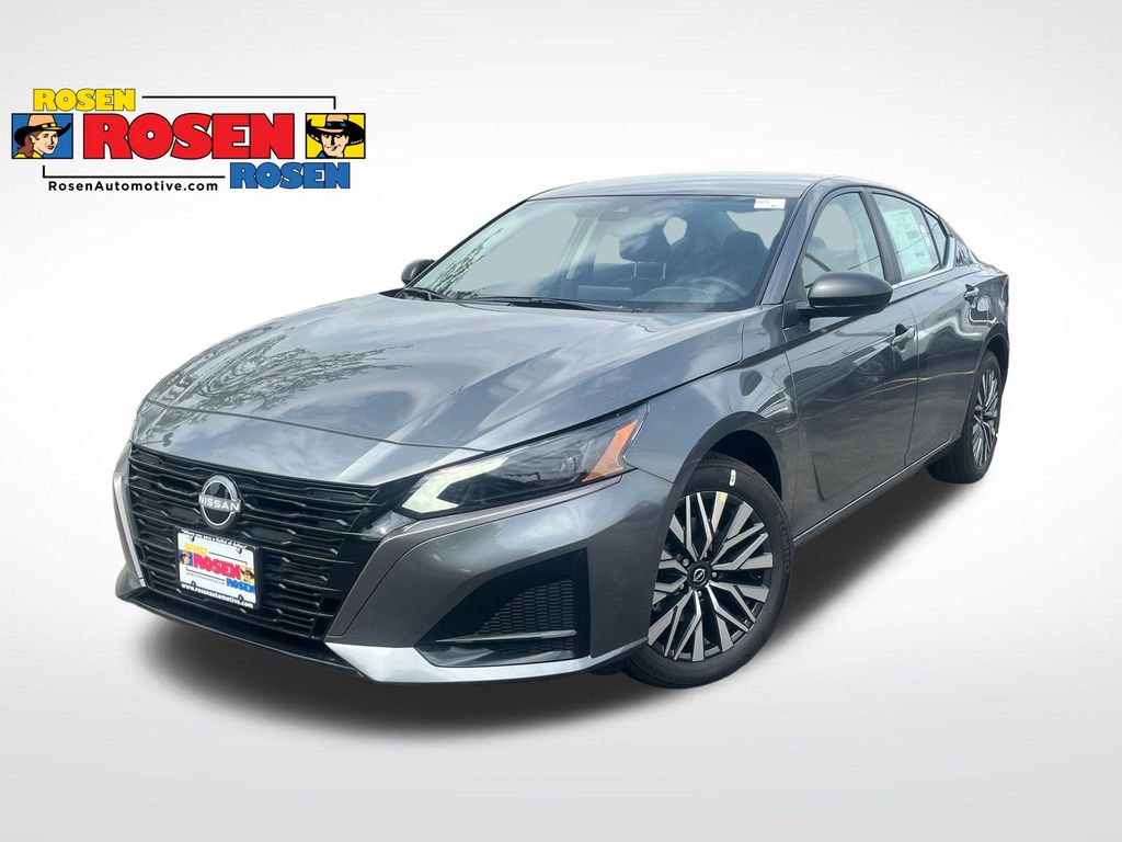 Gray (Gun Metallic) 2026 Nissan Altima Sedan All-Wheel Drive Continuously Variable Transmission
