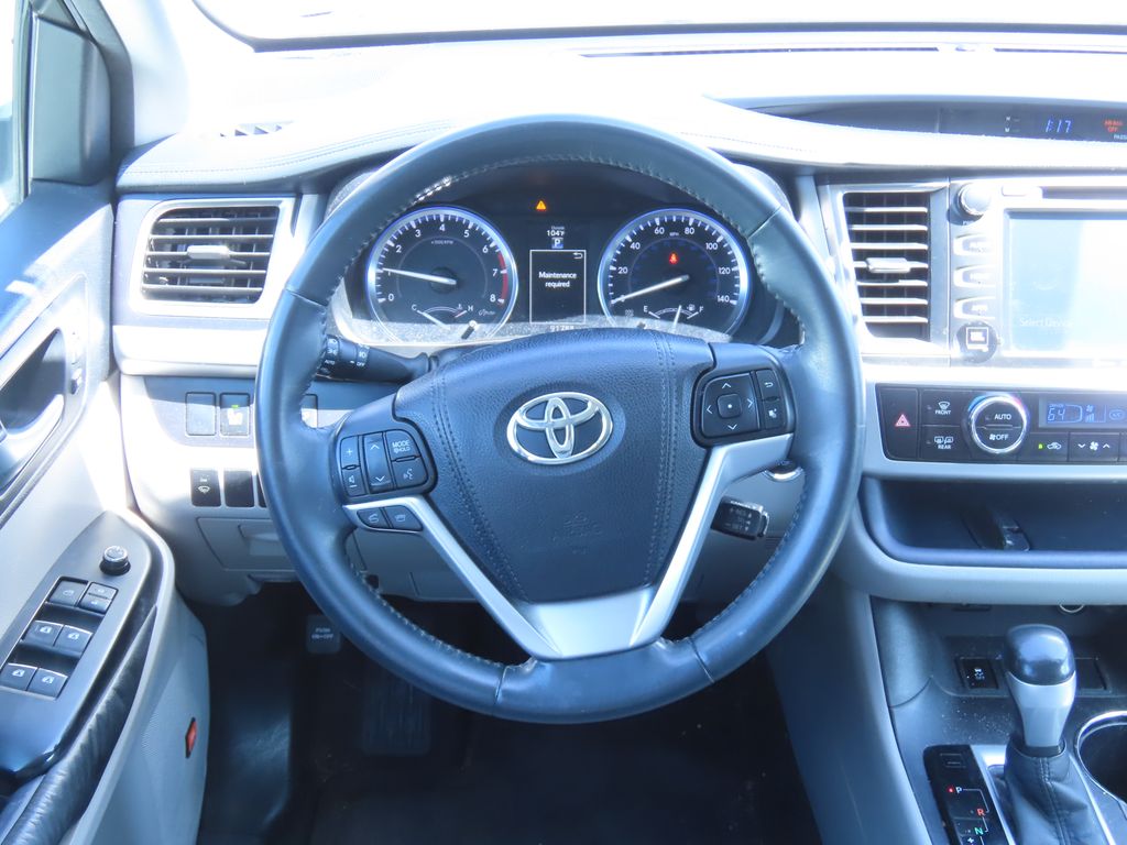 Thumbnail: 2016 Toyota Highlander - 6