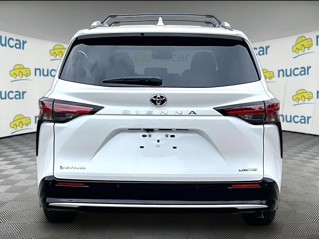 2026 Toyota Sienna — photo 6