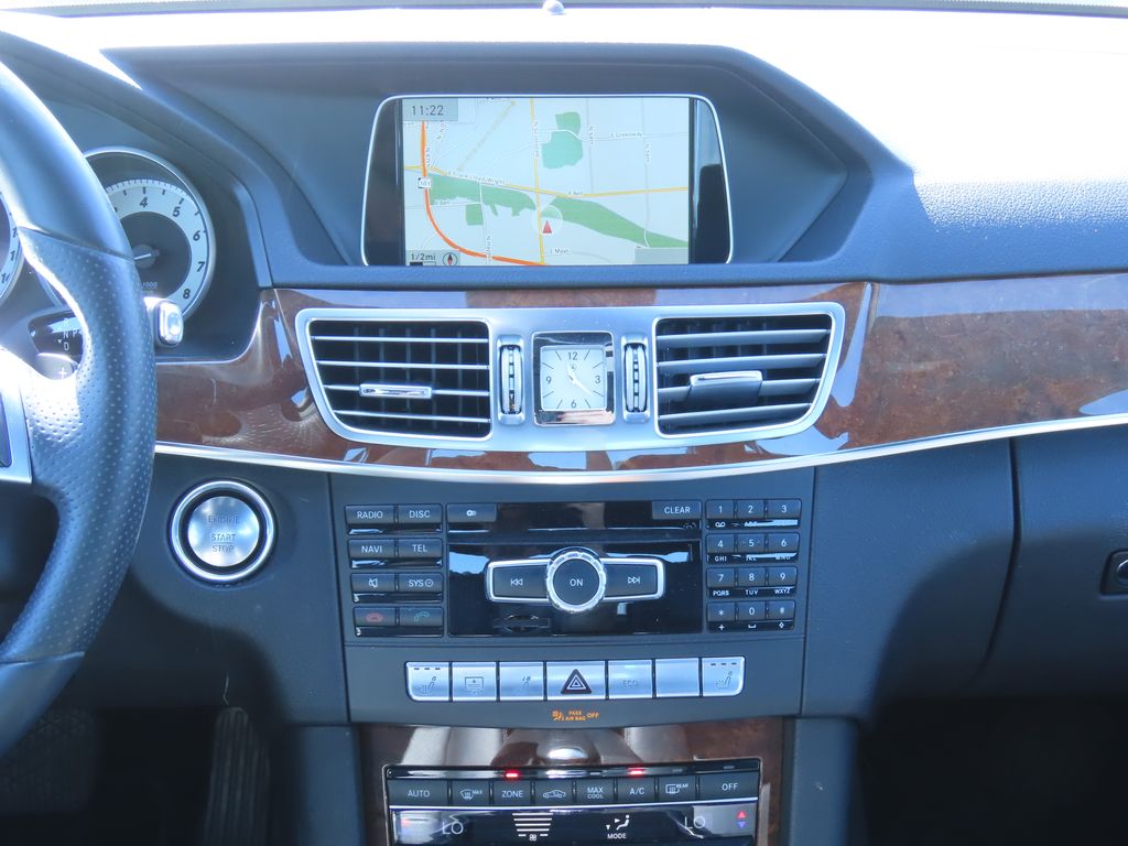 Thumbnail: 2014 Mercedes-Benz E-Class - 8