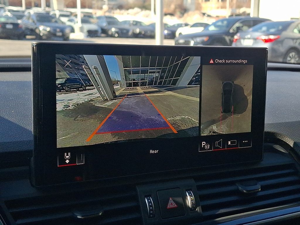 Thumbnail: 2024 Audi SQ5 - 18