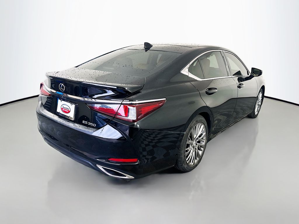 Thumbnail: 2022 Lexus ES - 5