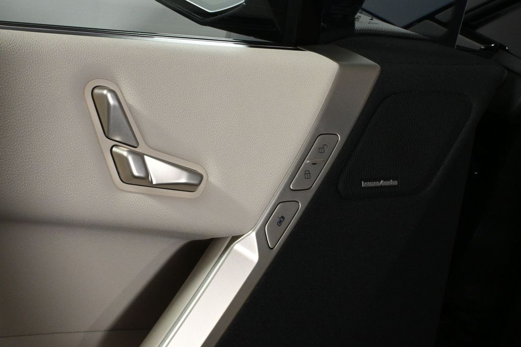 Thumbnail: 2026 BMW iX - 27