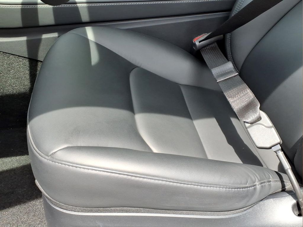TeslaModel Y17