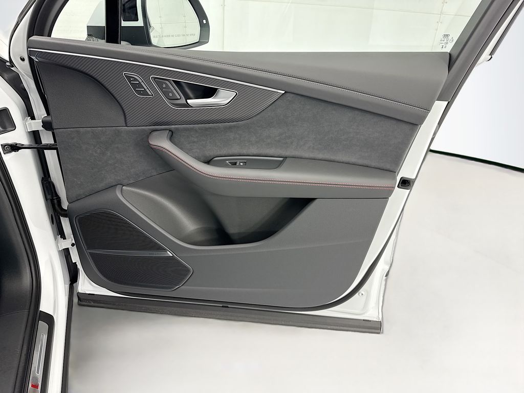 Thumbnail: 2026 Audi Q7 - 23