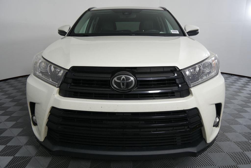 2018 Toyota Highlander SE 11