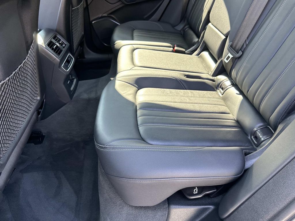 Thumbnail: 2023 Audi Q5 - 32