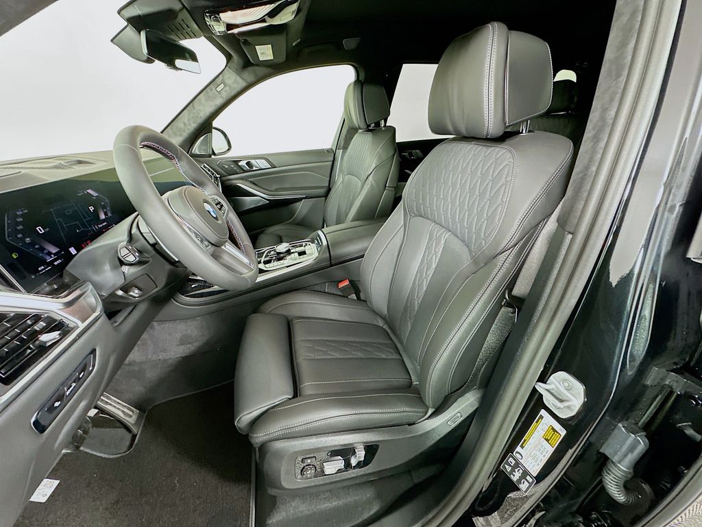 Thumbnail: 2027 BMW X7 - 16
