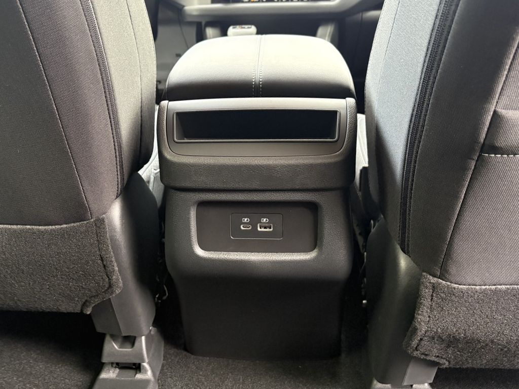 2025 Nissan Pathfinder S