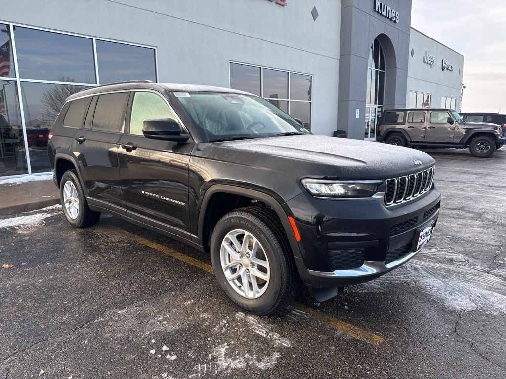 Diamond Black Crystal Pearlcoat 2025 Jeep Grand Cherokee L SUV / Crossover Four-Wheel Drive 8-Speed Automatic