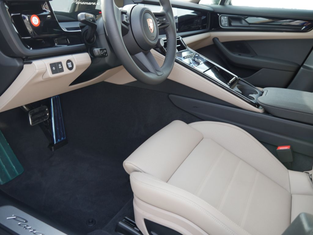 Thumbnail: 2026 Porsche Panamera - 4