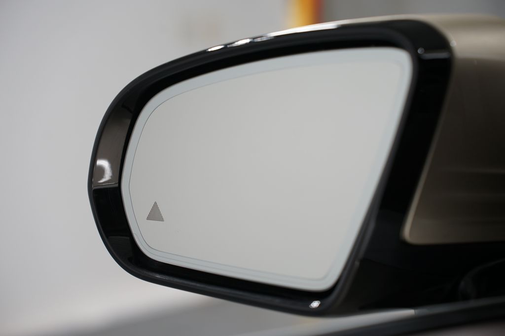 Thumbnail: 2019 Mercedes-Benz E-Class - 28