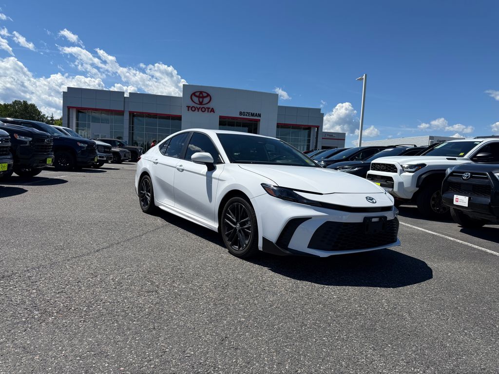 2025 Toyota Camry SE FWD