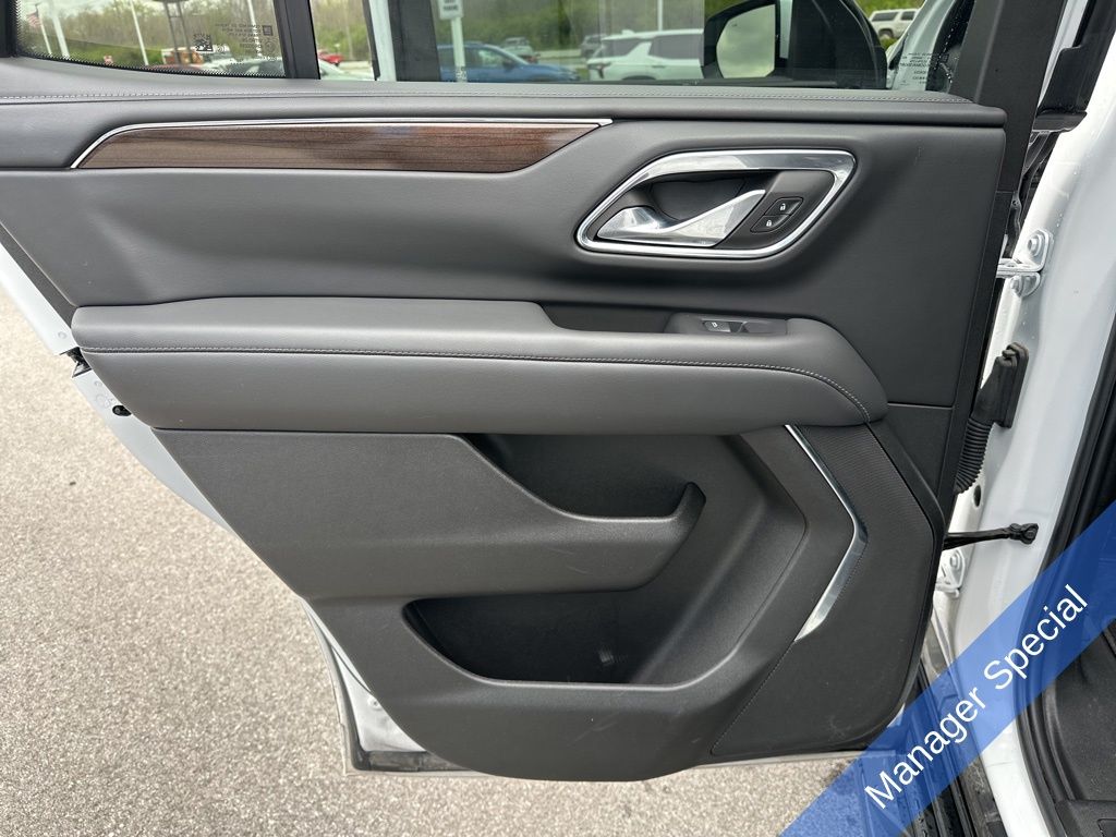 2024 GMC Yukon SLE photo