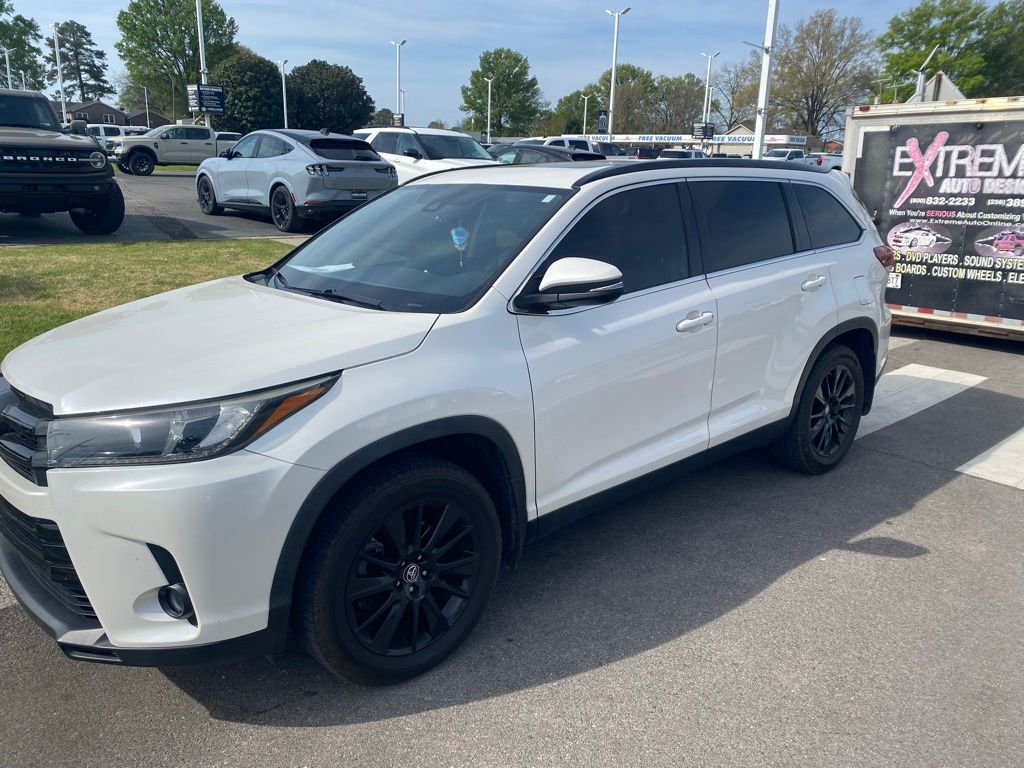 White (Blizzard Pearl) 2019 Toyota Highlander SE AWD SUV / Crossover All-Wheel Drive 8-Speed Automatic
