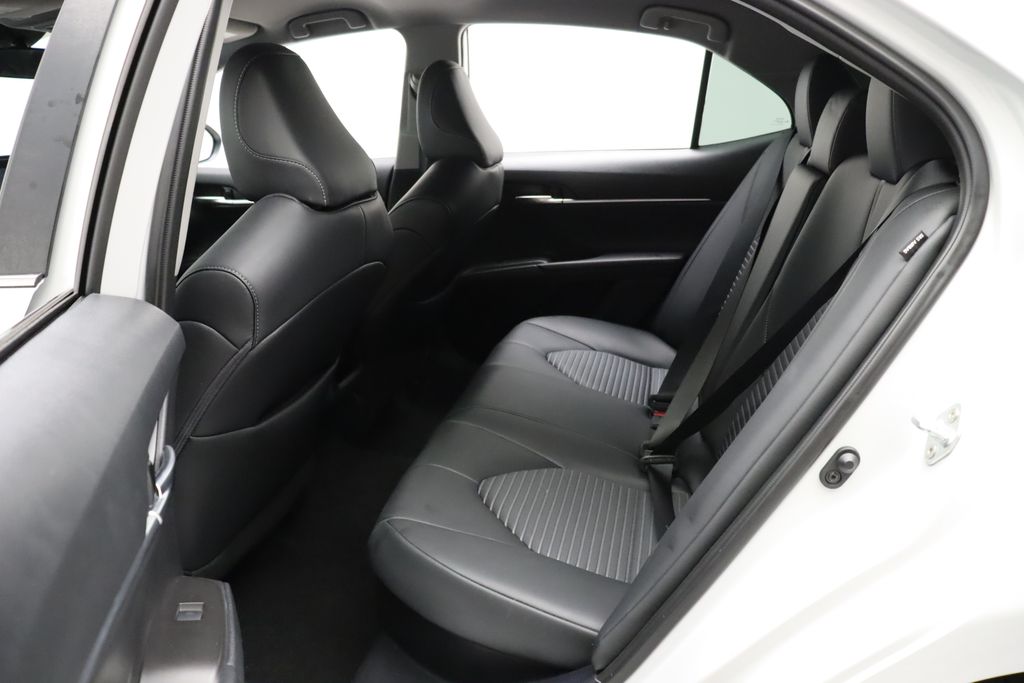 2023 Toyota Camry SE 19