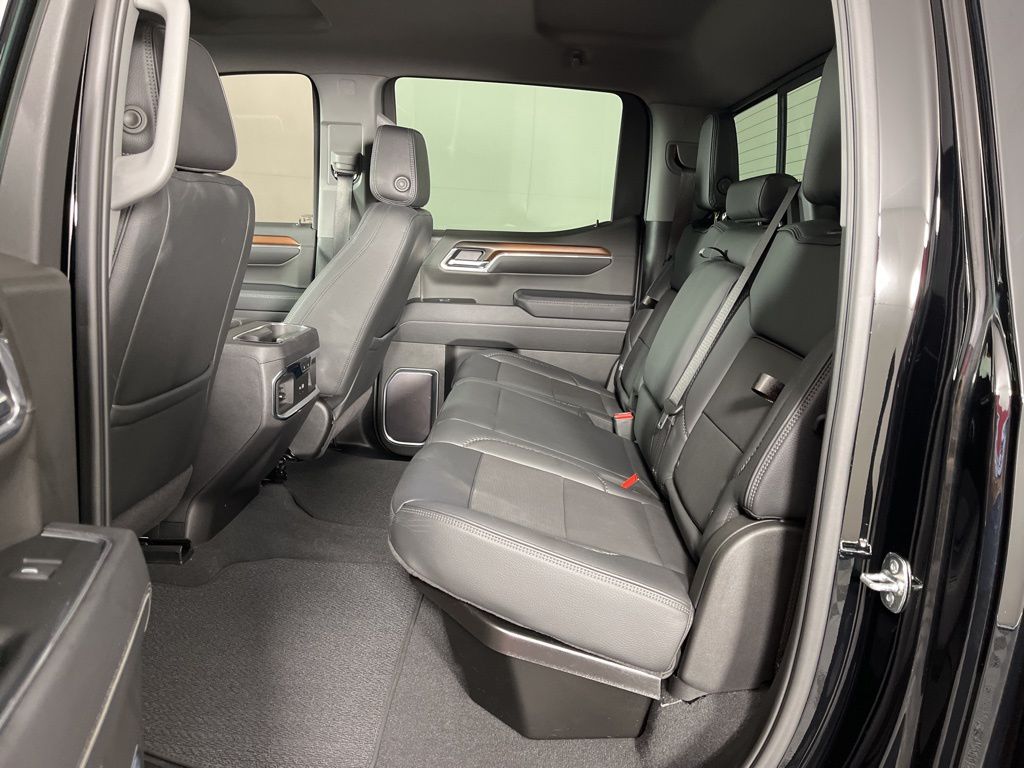 Thumbnail: 2025 GMC Sierra 1500 - 24