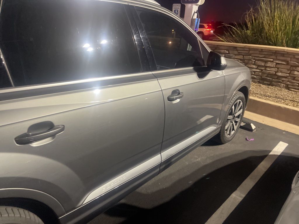 Thumbnail: 2018 Audi Q7 - 4