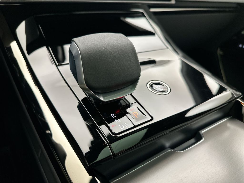 Thumbnail: 2026 Land Rover Range Rover Sport - 20