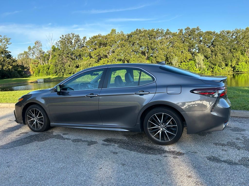 Thumbnail: 2021 Toyota Camry - 3