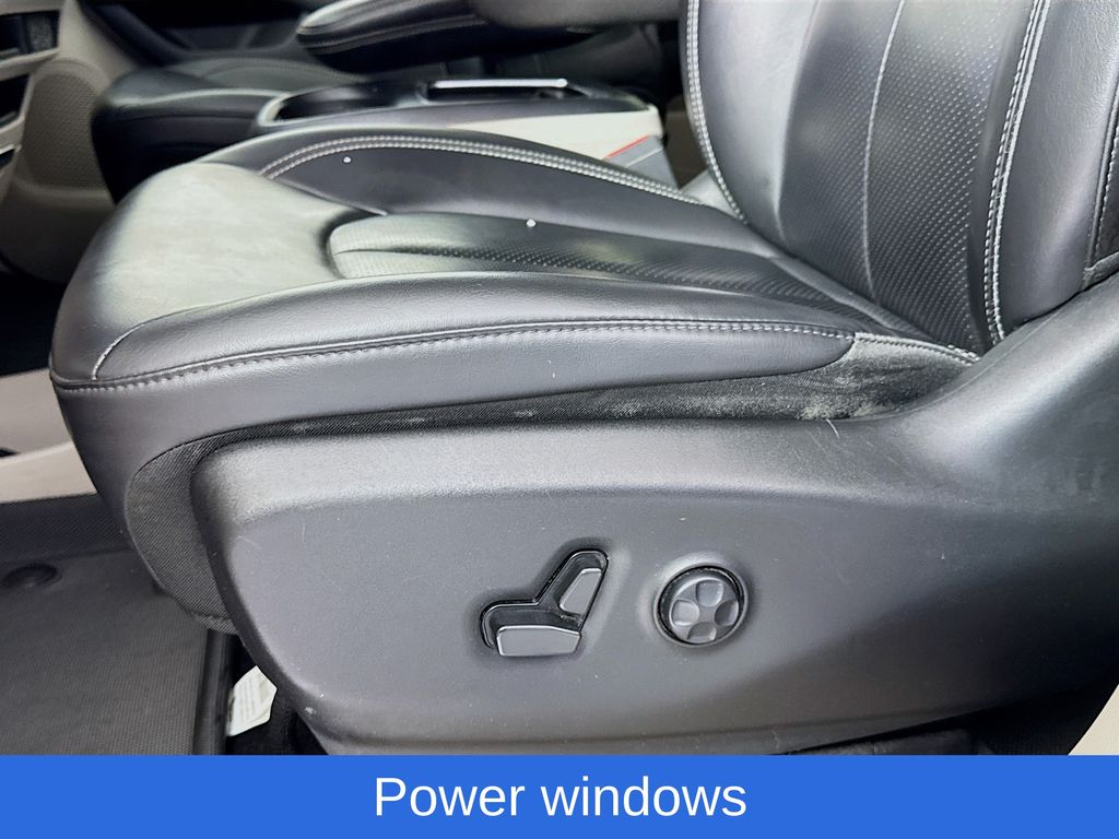 Used Car 2023 Chrysler Pacifica Hybrid  Touring L For Sale Under $25,000 In Austin, Texas