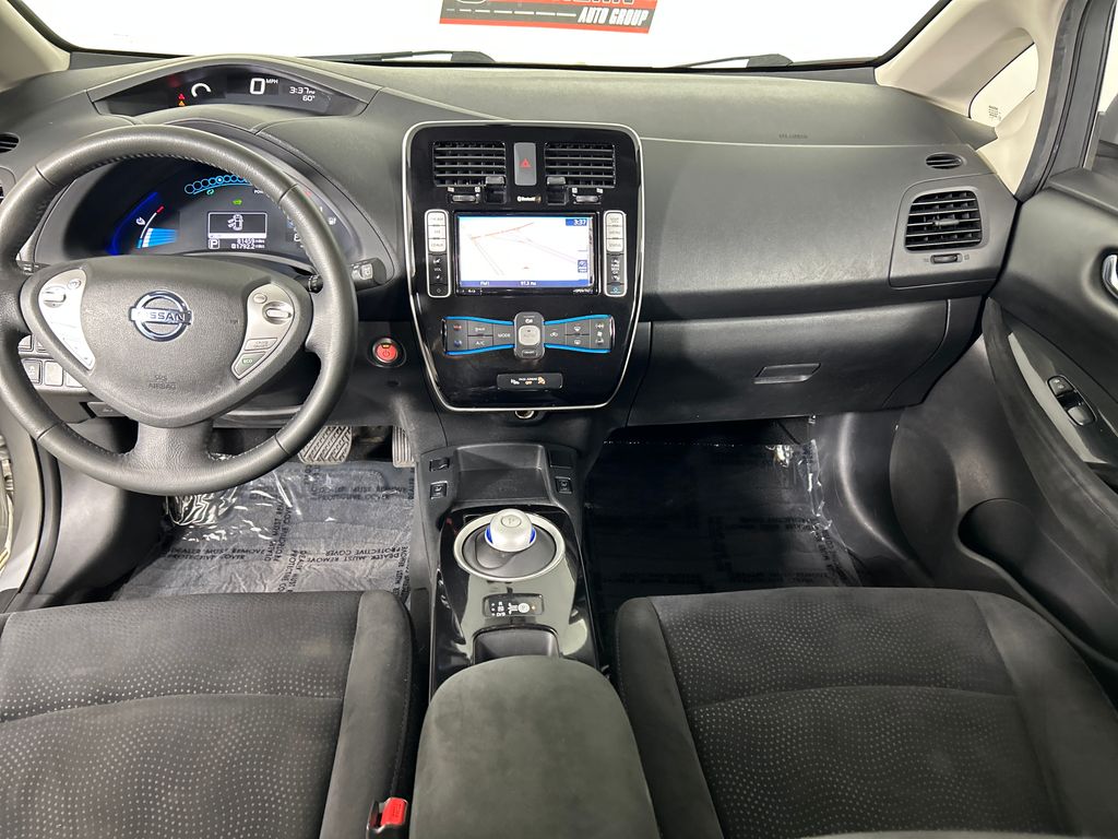 Used 2015 Silver Nissan SV image 19