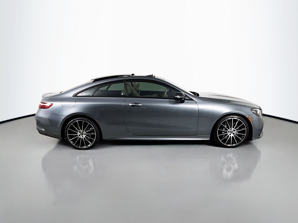 Thumbnail: 2022 Mercedes-Benz E-Class - 4