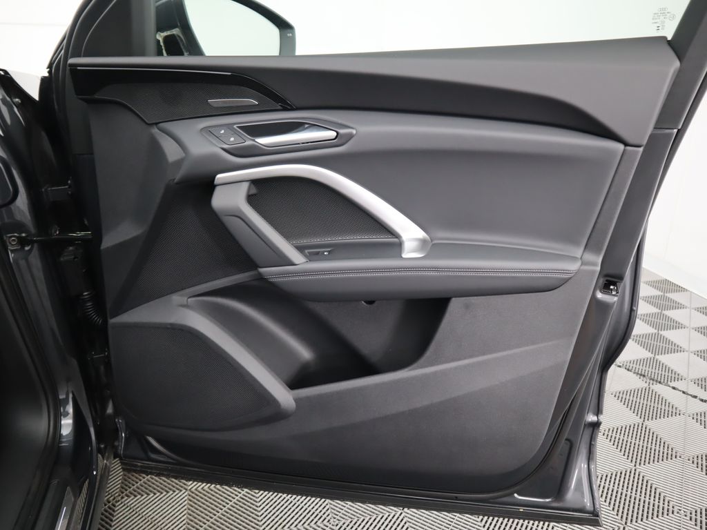 Thumbnail: 2025 Audi Q5 - 28