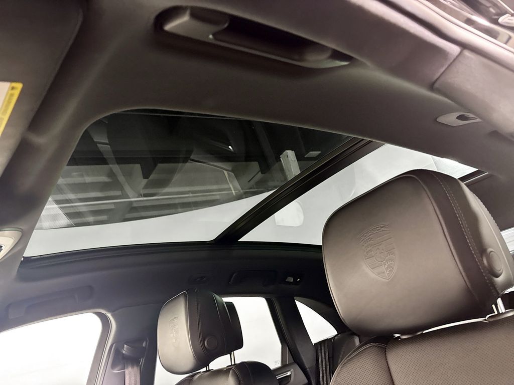 2024 Porsche Macan T