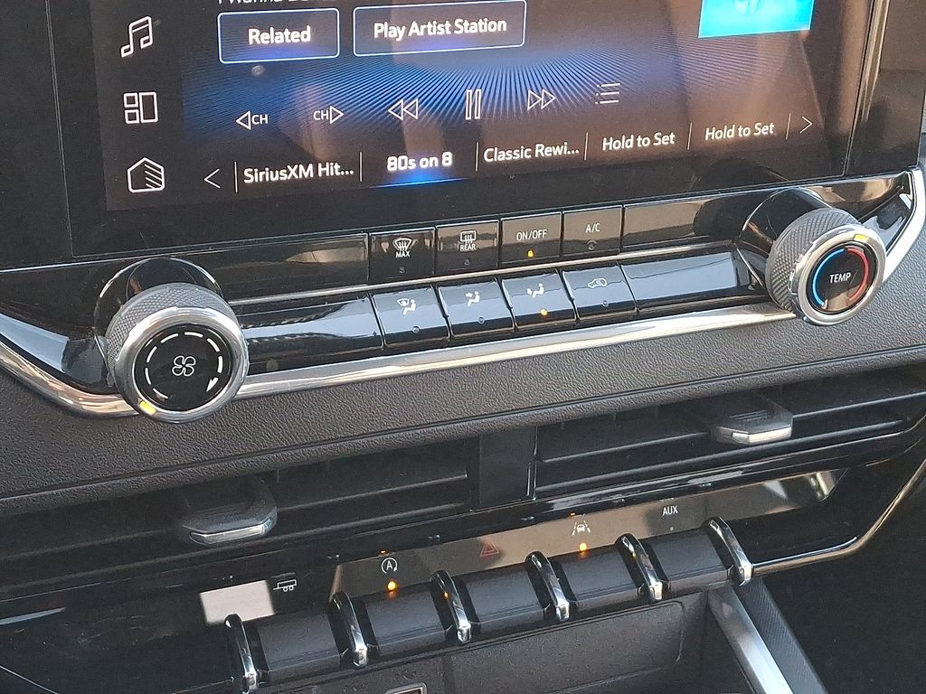 Thumbnail: 2024 Chevrolet Colorado - 16