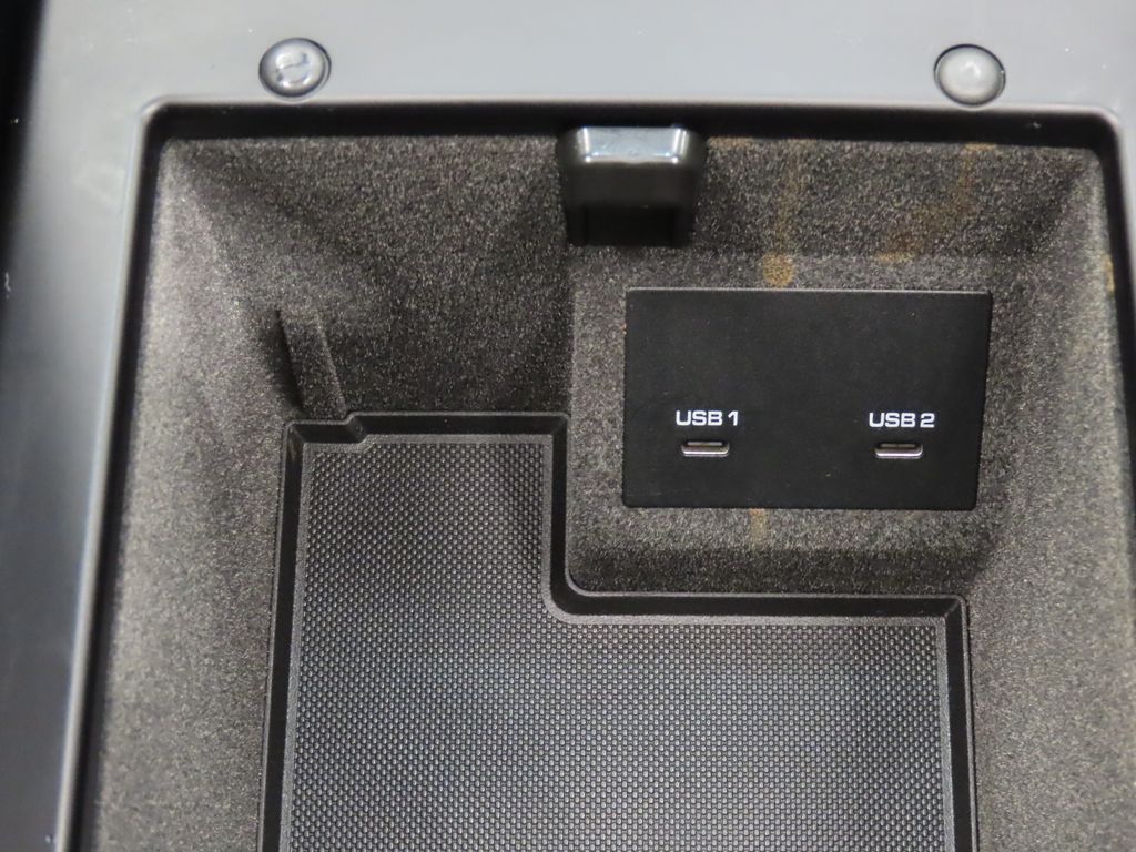 Thumbnail: 2022 Porsche Macan - 32