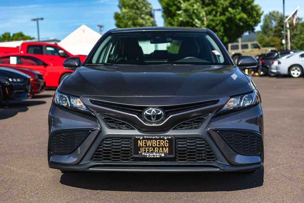 2024 Toyota Camry SE Nightshade thumbnail 5