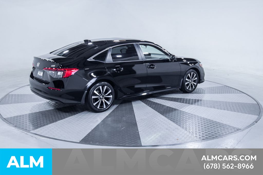 Used 2024  Honda EX image 9