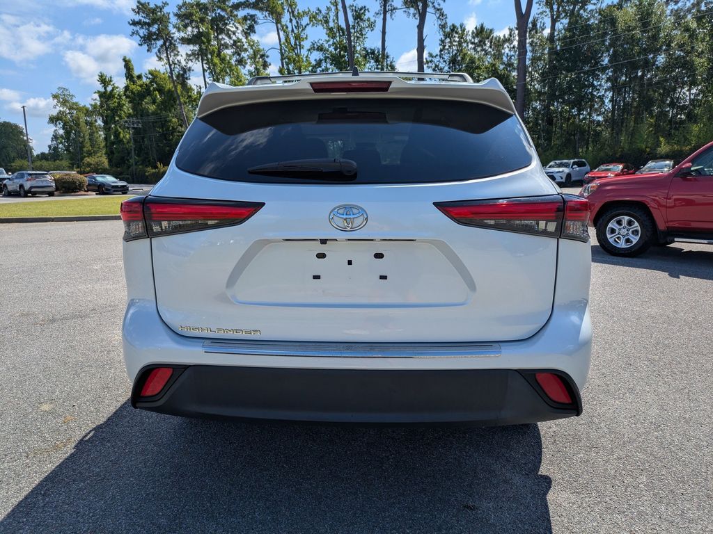 Used 2023 Toyota Highlander SUV