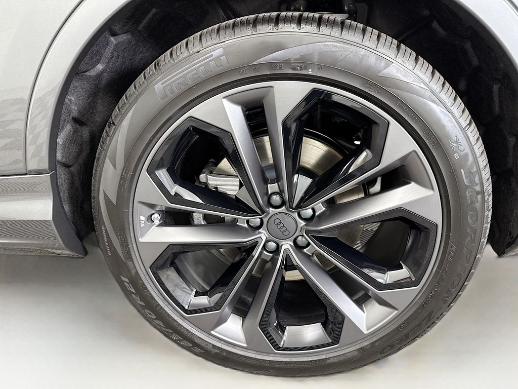 Thumbnail: 2026 Audi Q7 - 32