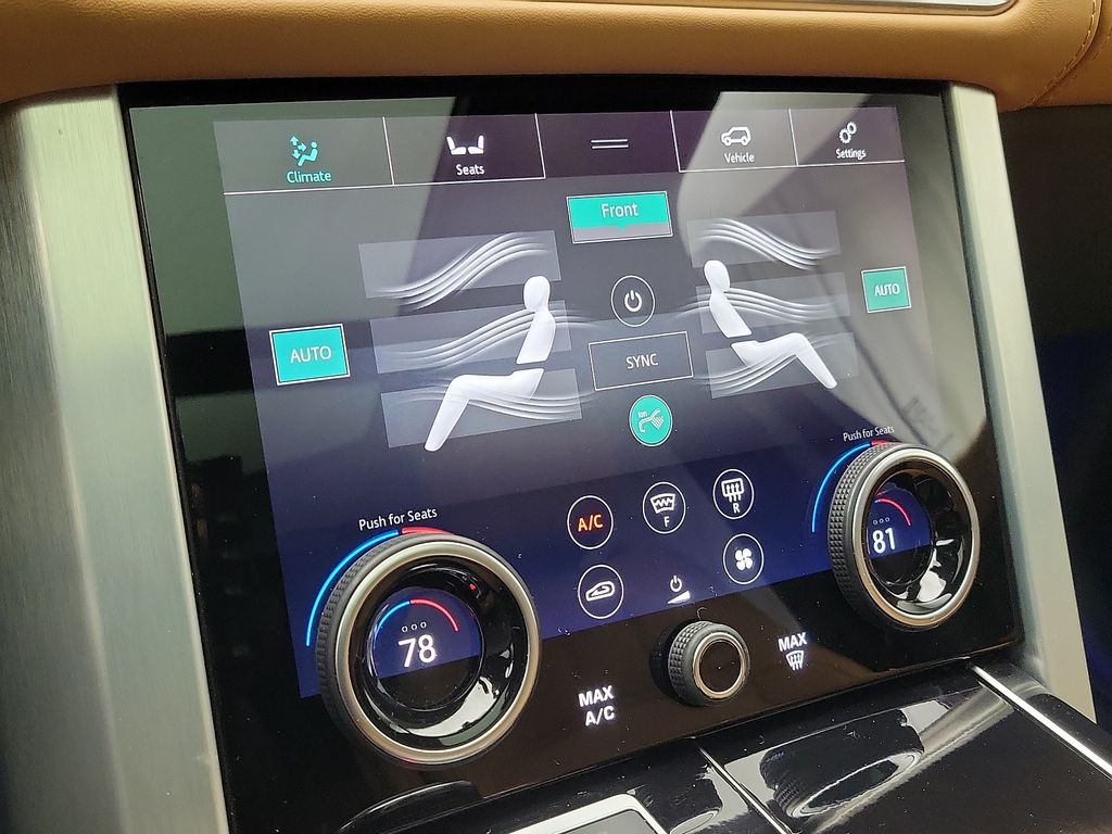 Thumbnail: 2019 Land Rover Range Rover - 15